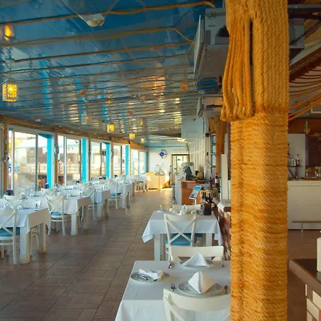 Dome & Casino At Central Kyrenia 4*